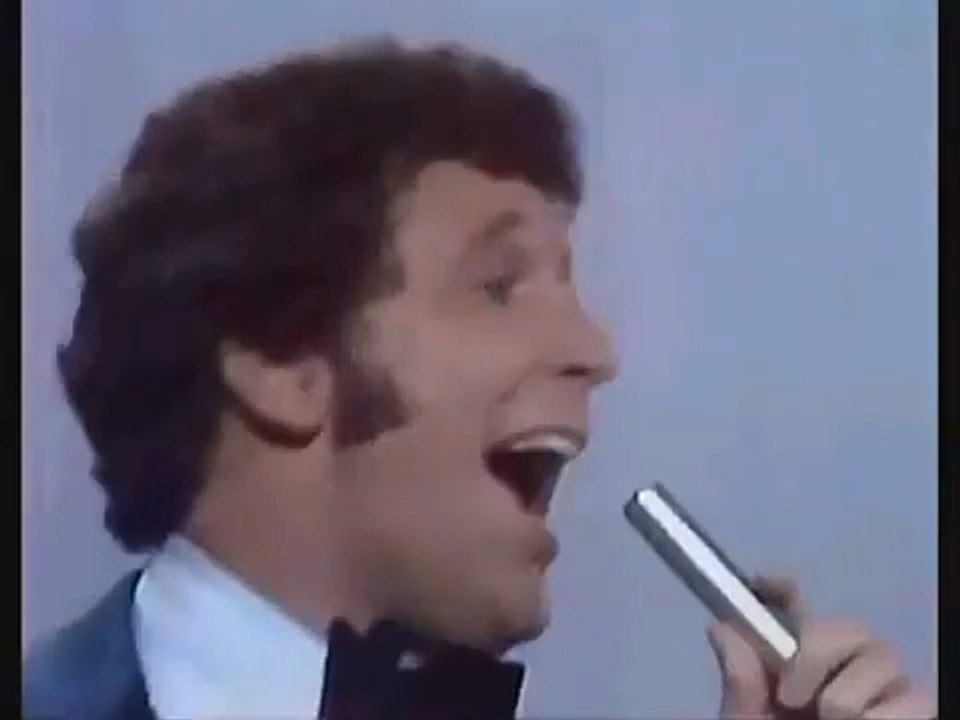 TOM JONES - DONT FIGHT IT (live) TV SHOW