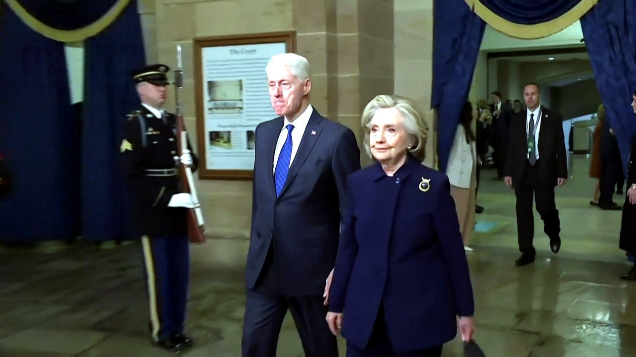 Obama, Clinton, líderes tecnológicos y otros llegan al Capitolio para la toma de posesión de Trump