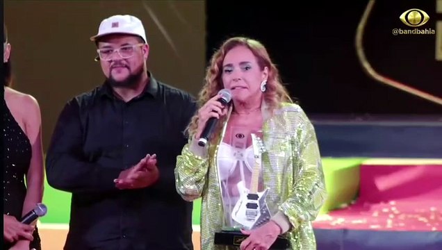 Daniela Mercury insinua que Edson Gomes bate na esposa e cantor se revolta durante premiação