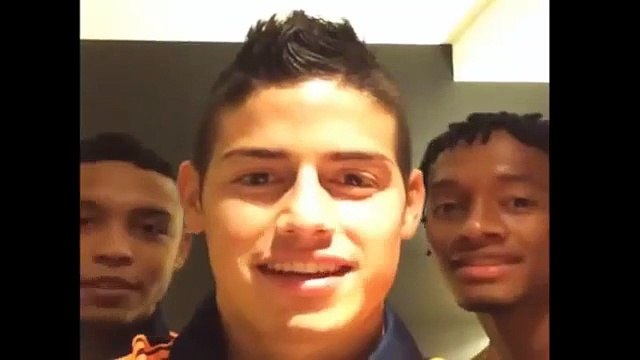 Broma a Pablo Armero por los jugadores de la Seleecion Colombia