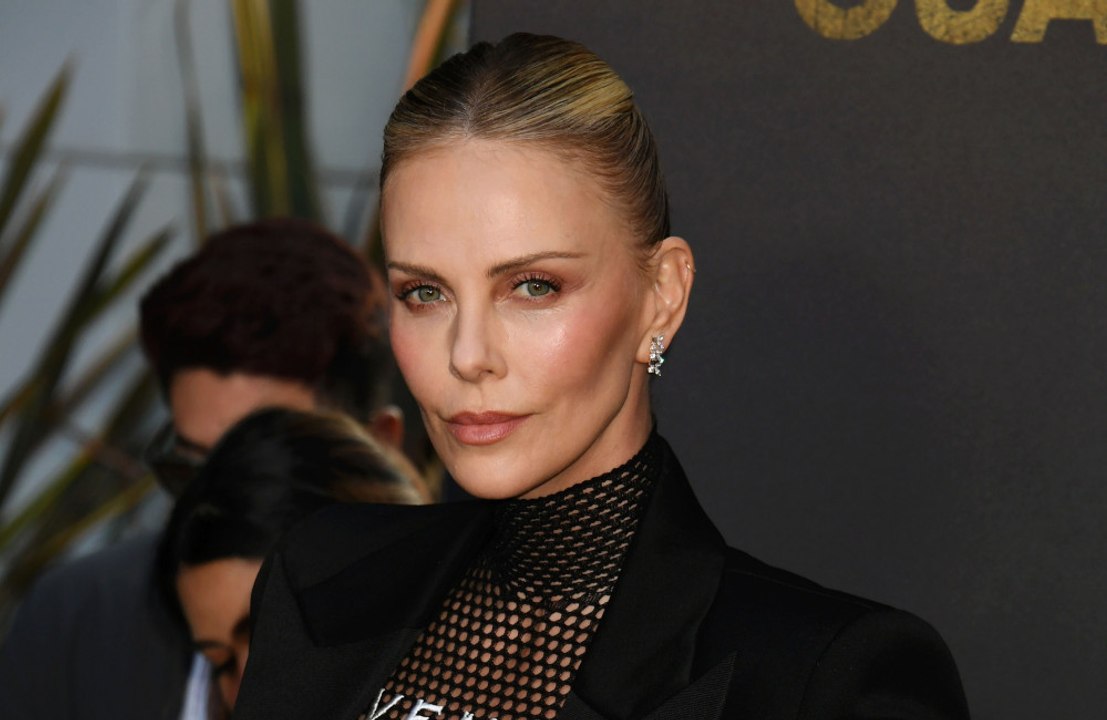 Charlize Theron verrät ihre Regel für zukünftige Beziehungen
