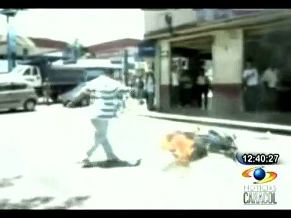 Quema moto por multa