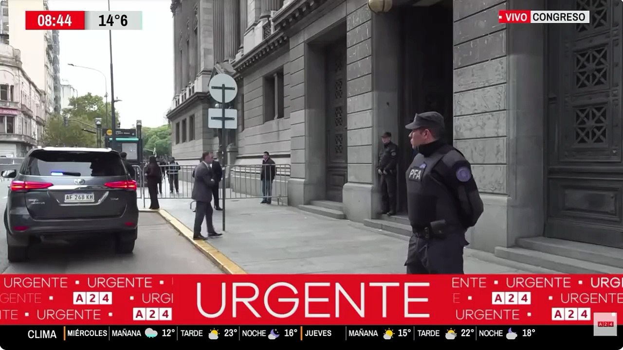 Así llegaba Adorni al Congreso
