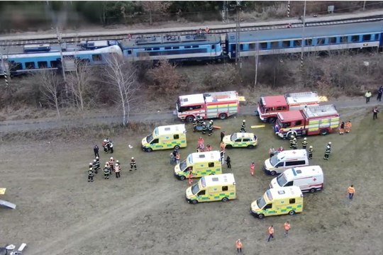Un choque de trenes en República Checa dejó decenas de heridos