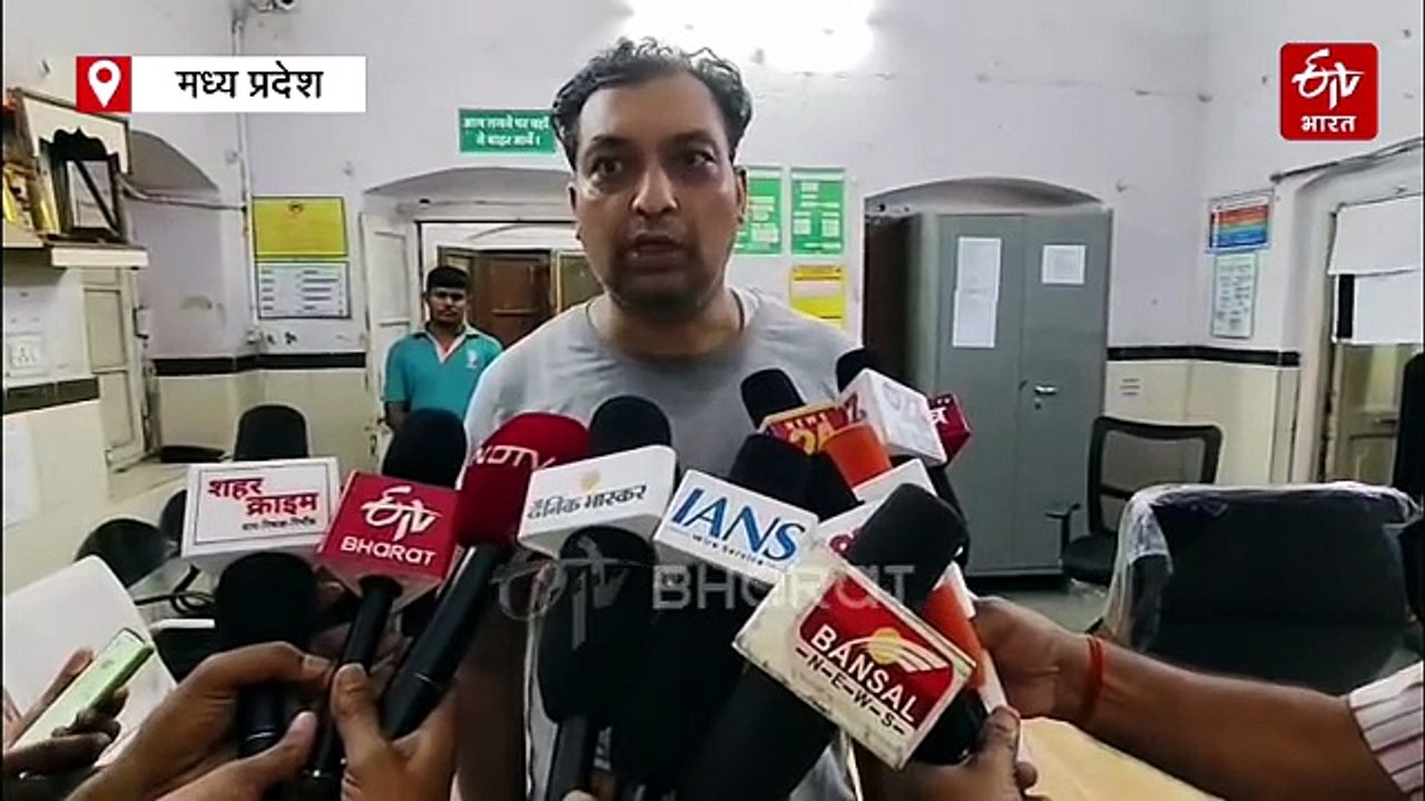 धार में भीषण सड़क हादसा, पिकअप पलटने से 12 मजदूरों की मौत, 13 गंभीर रूप से घायल