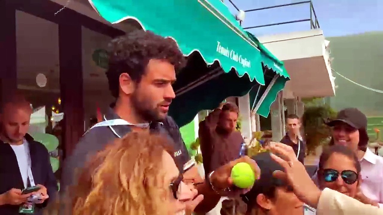 Sardegna Open 2026, tutti pazzi per Matteo Berrettini: il campione manda in tilt il Tc Cagliari con selfie e autografi - VIDEO