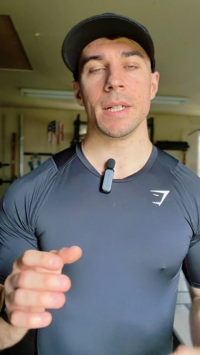 Dumbbell Seated Shoulder Press ☑️For seated dumbbell presses, focus on control, shoulder stability, and progressive tension, not just throwing the weight overhead.