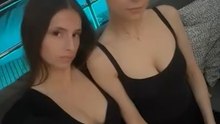 Twins 👩🏽‍🤝‍👩🏻