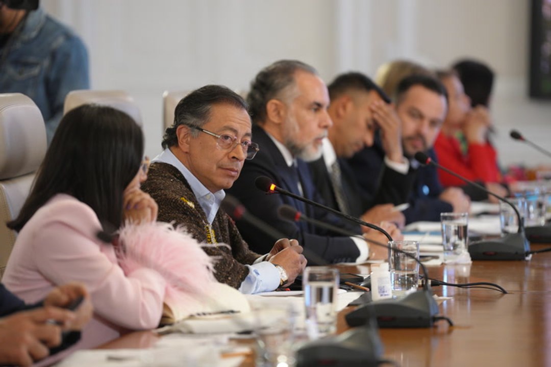 Petro: ”Yo no protejo amigotes que se roban la plata"