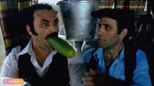 Sakar Şakir, Gardırop Fuat'a Hıyar Yediriyor