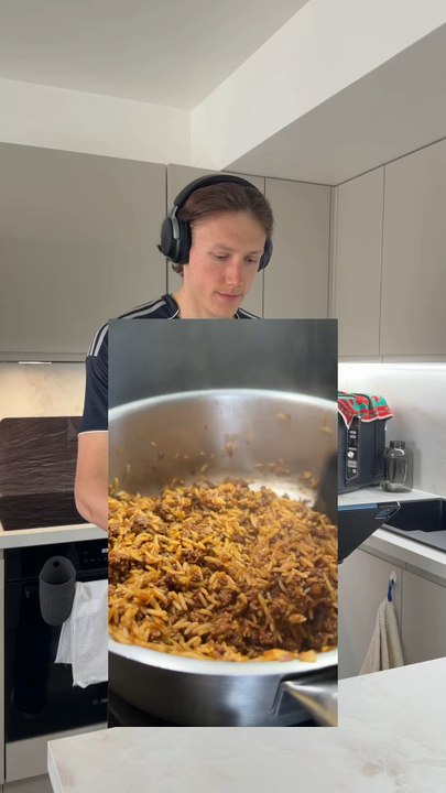 🍚 Riz bœuf façon thaï 🥩Et si on peut les rendre plus équilibrées 💪🎬 Série : Kiff ou Skip📊 Valeurs nutritionnelles ( 1 part )≈ 465 kcal par partP 38g | G 51g | L 16g🎥 Recette originale : @alexcook.in