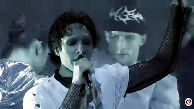 Considéré comme l'un des favoris de l'Eurovision, le Danois Søren Torpegaard Lund a suscité une vague de réactions homophobes dans son pays en raison de sa tenue