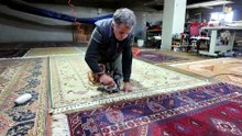 Yollarda eskitme tekniğiyle hazırlanan halılar Avrupa’da alıcı buluyor