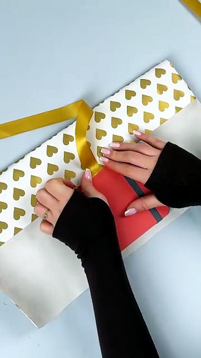 Wrapping gifts has never been easier🎁