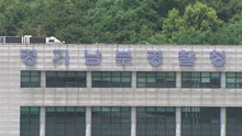 8개월 아들 리모컨으로 때려 숨지게 한 친모 긴급체포 / YTN