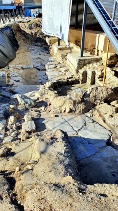 Descubren un nuevo mosaico romano en las obras del Ayuntamiento de Écija