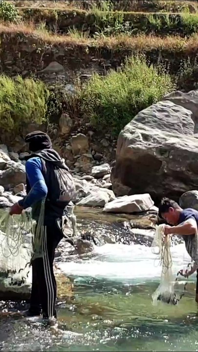 cast net fishing in Nepal | himalayan trout fishing |