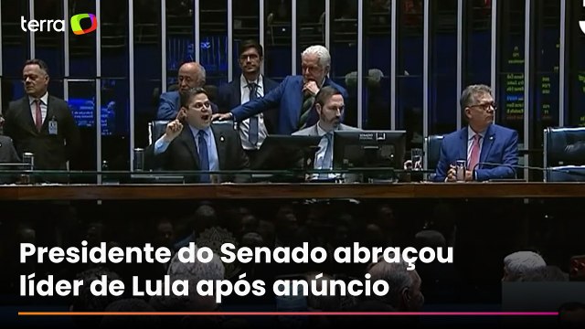 'Foi rejeitada’: Alcolumbre bate na mesa e atira o microfone após derrota de Messias no Senado; veja