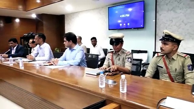 GANDHINAGAR MOBILE RECOVERY RELATED PRESS CONFERENCE BY GUJARAT DGP