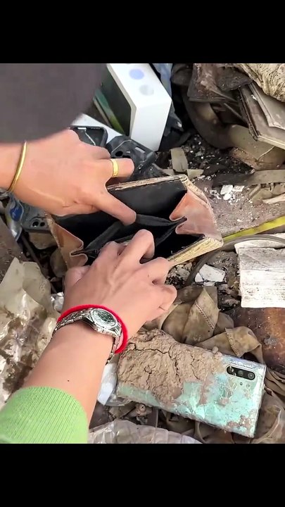Found money #foundphone #iphones #restoration #reels_2