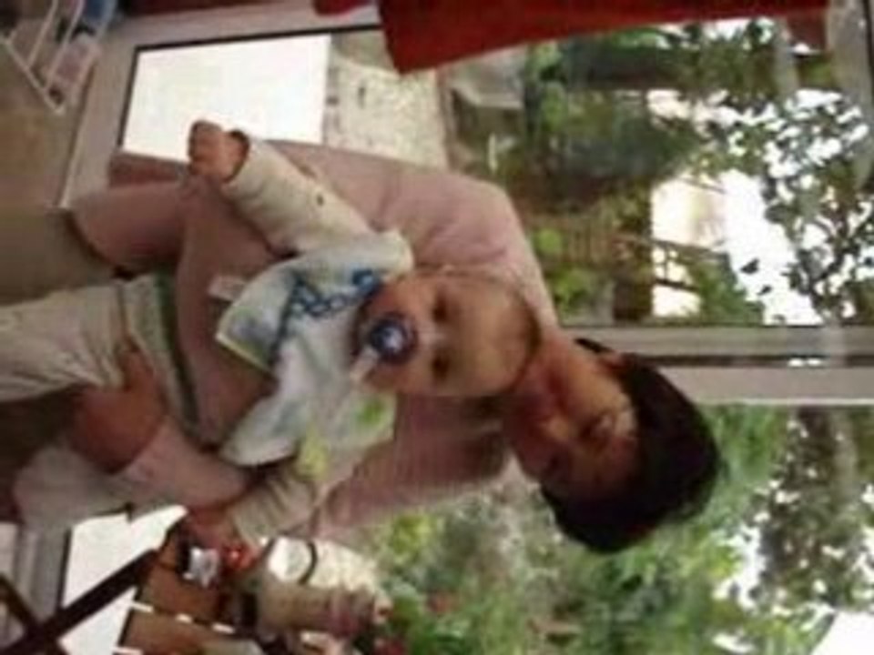 Clement  danse au cou de martine