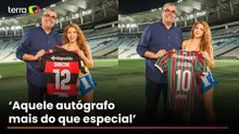 Com as cores do Brasil, Shakira vai ao Maracanã, autografa bola e ganha camisas da dupla Fla-Flu