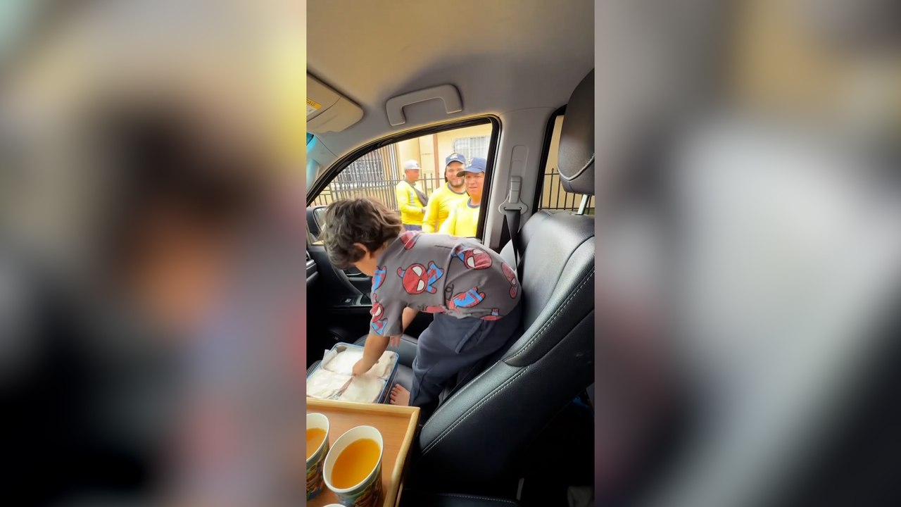 tn7-nino-da-de-comer-a-recolectores-de-basura-280426