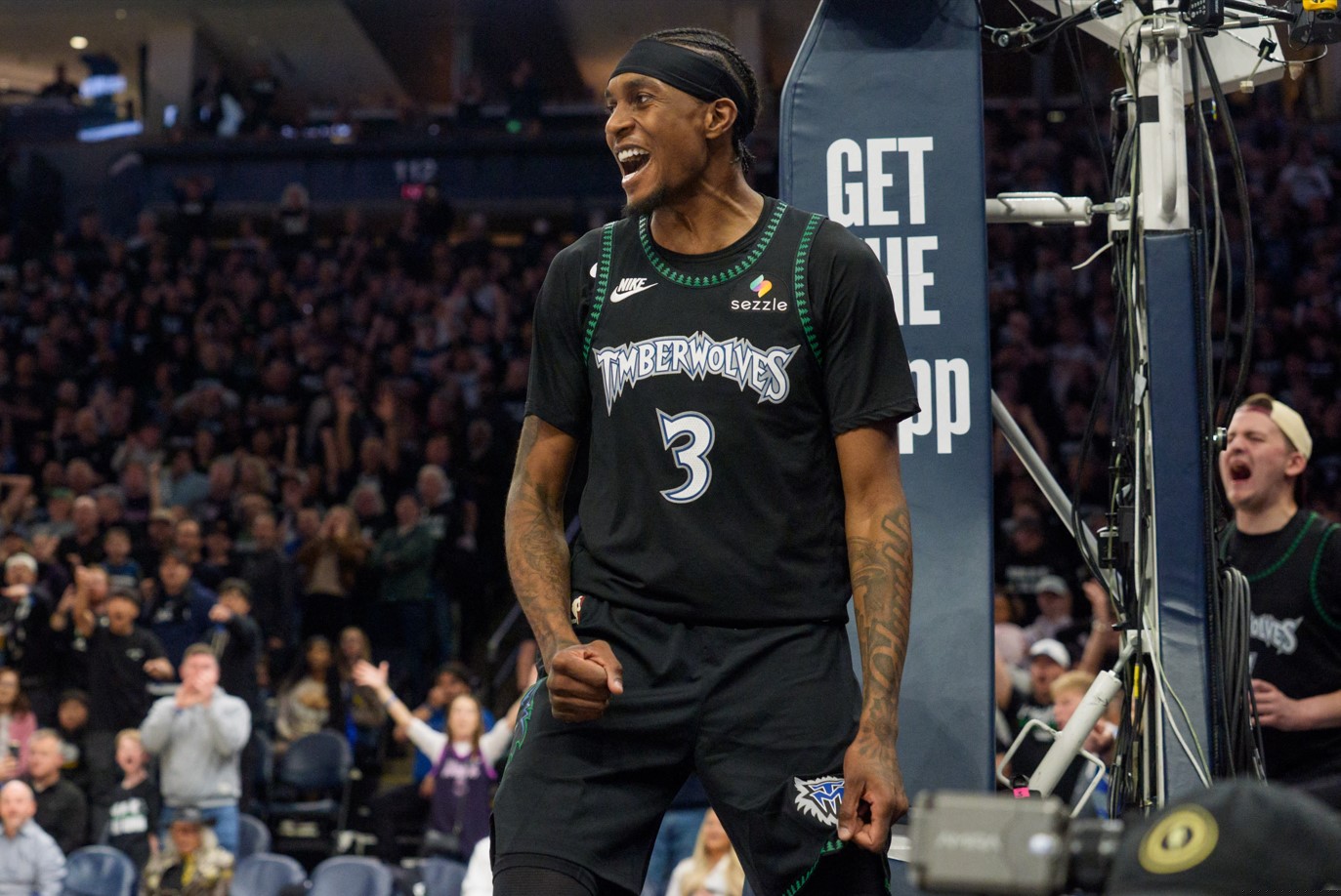 NBA : Les Wolves terminent le travail contre Denver et défieront les Spurs