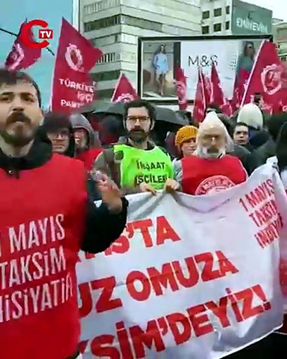 Mecidiyeköy’de abluka devam ediyor 1 Mayıs Taksim İnsiyatifi alandan açıklama yapıyor