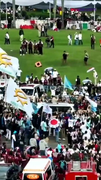 Datang ke Monas, Prabowo Lakukan Gestur 'Oke Gas' di Peringatan May Day 2026