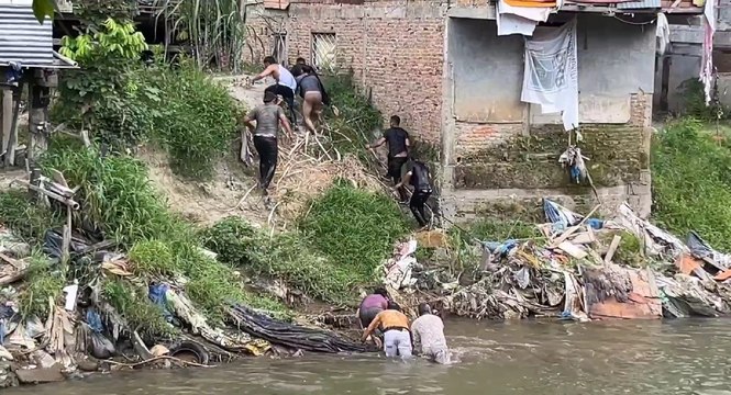 Sarang Narkoba di Medan Digerebek, Belasan Pelaku Nekat Nyebur ke Sungai