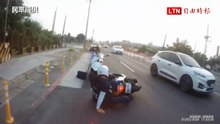 男拒檢駕車撞警逃逸  高雄警開3槍追緝中
