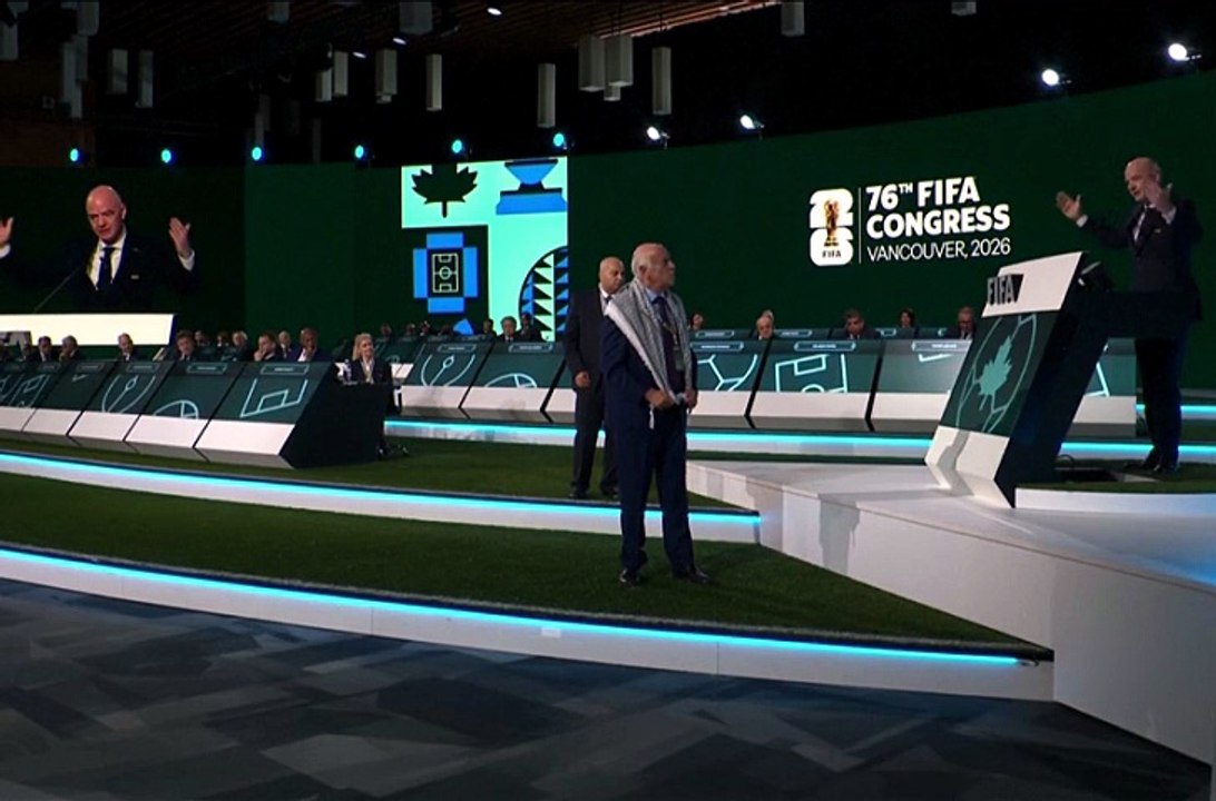 Infantino buscó una foto histórica de la FIFA y todo terminó en un momento incómodo