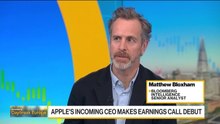 Apple Sales Forecast Beats Estimates