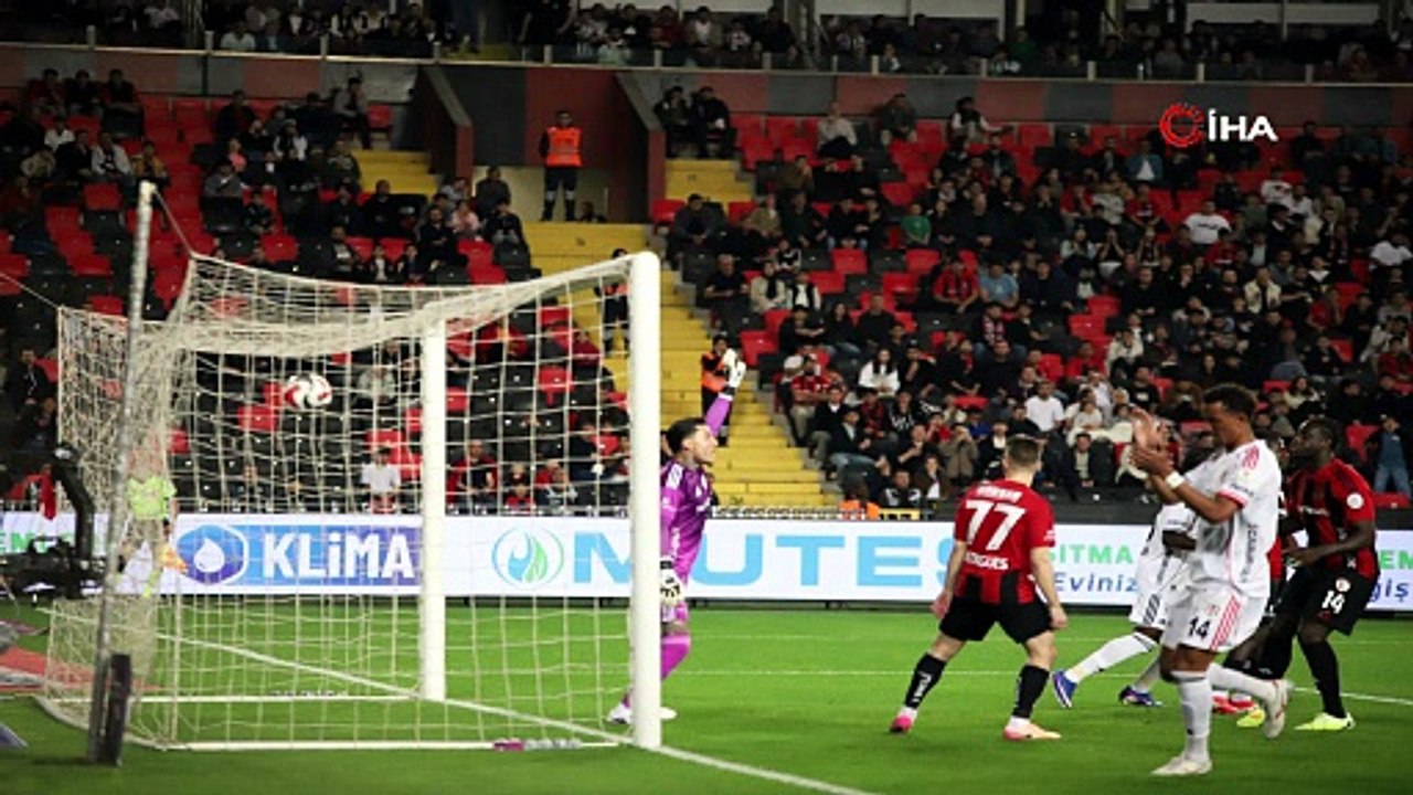 Trendyol Süper Lig: Gaziantep FK: 0 - Beşiktaş: 2 (İlk yarı) | Ajansspor | IHA