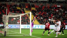 Trendyol Süper Lig: Gaziantep FK: 0 - Beşiktaş: 2 (İlk yarı) | Ajansspor | IHA
