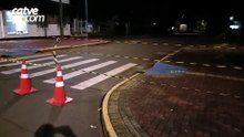 Árvore cai sobre rede elétrica e interdita rua no Centro de Toledo