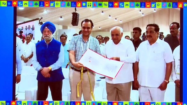 #SURAT INAUGURATES 'VIBRANT GUJARAT REGIONAL CONFERENCE SOUTH GUJARAT BY #GUJARAT CM