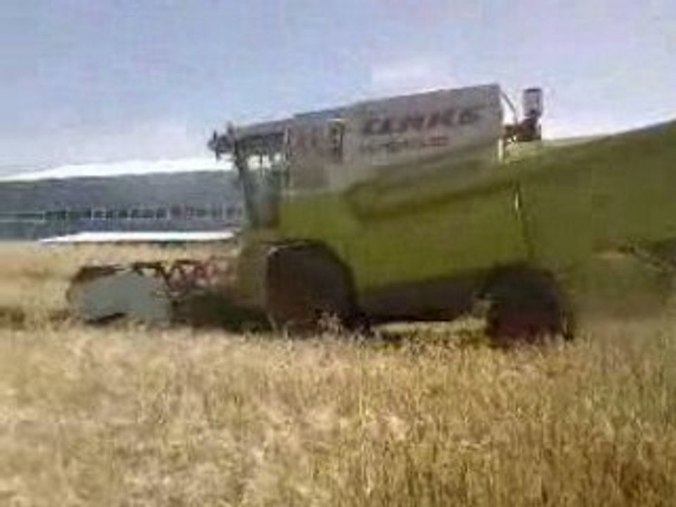 CLAAS MEDION 340 HARVESTING THE BARLEY 2008 SEASON PART 3