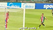 سيناريو لا يتكرر.. حارس يتصدى لـ3 ركلات جزاء لنفس اللاعب