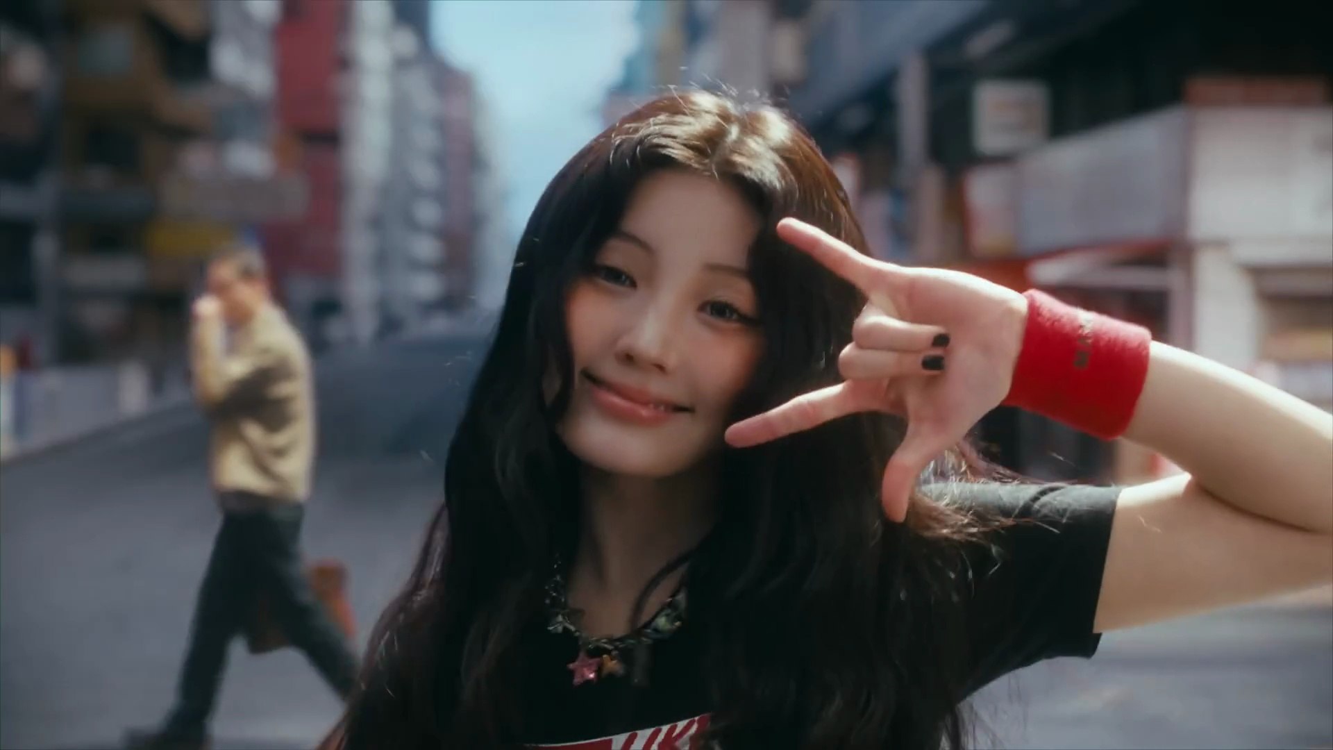 ILLIT (아일릿) 'It's Me' - video Dailymotion