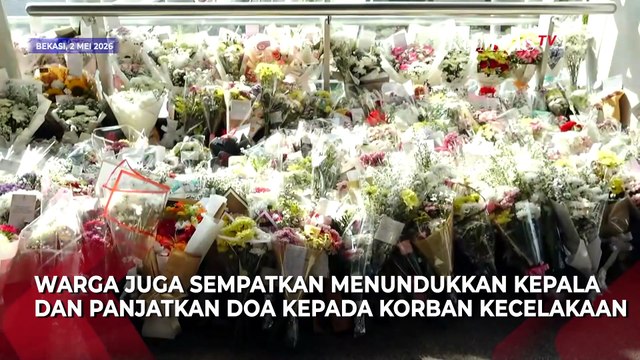 Rangkaian Bunga Hiasi Stasiun Bekasi Timur, Kenang Korban Kecelakaan KRL & KA Argo Bromo Anggrek