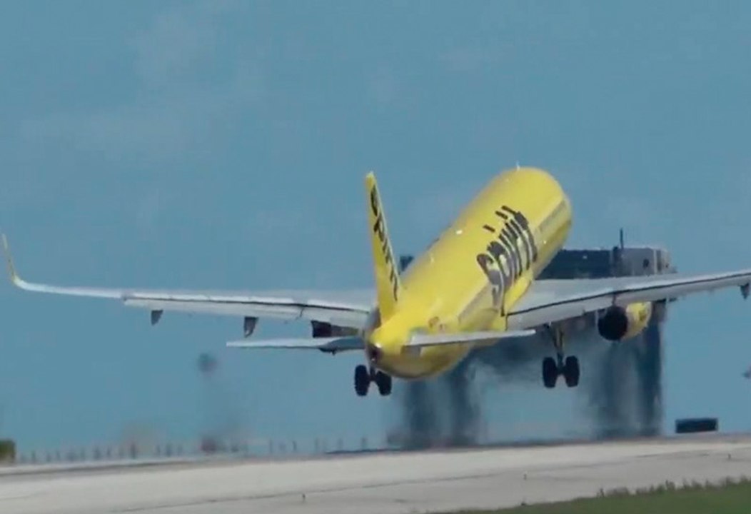Pasajeros que tenian vuelos hoy con Spirit Airlines fueron sorprendidos con el cese de operaciones de la aerolinea-2026-05-02_12-22-23_3923461
