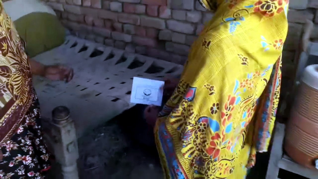 Mazoor Larki Ki Kahani | Seedha Hath Kaam Nahi Karta | Aap Ki Madad Se Zindagi Badal Sakti Hai