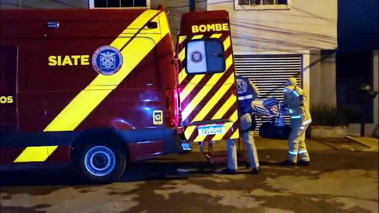 Mulher sofre ferimentos moderados ao cair da escada no Santa Felicidade