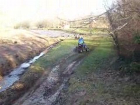 Mika en quad 200 blaster