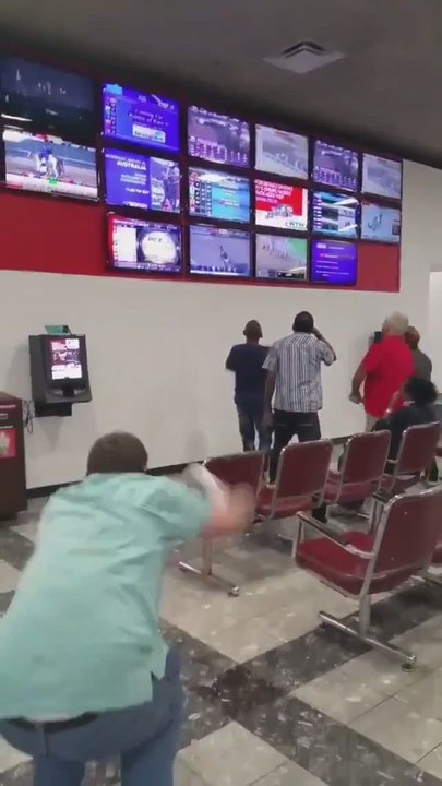 The KENTUCKY DERBY fan in the MINT GREEN who completely lost it | the VIRAL MELTDOWN nobody expected
