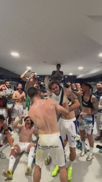 La fiesta del Málaga en el vestuario tras su victoria ante el Eibar