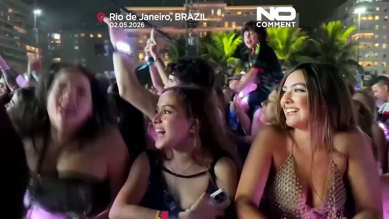 Menschenmassen strömen zum Gratis-Shakira-Konzert an Rios Copacabana