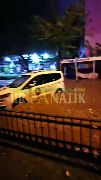 Şanlıurfa’yı Sel Vurdu: Sokaklar Göle Döndü